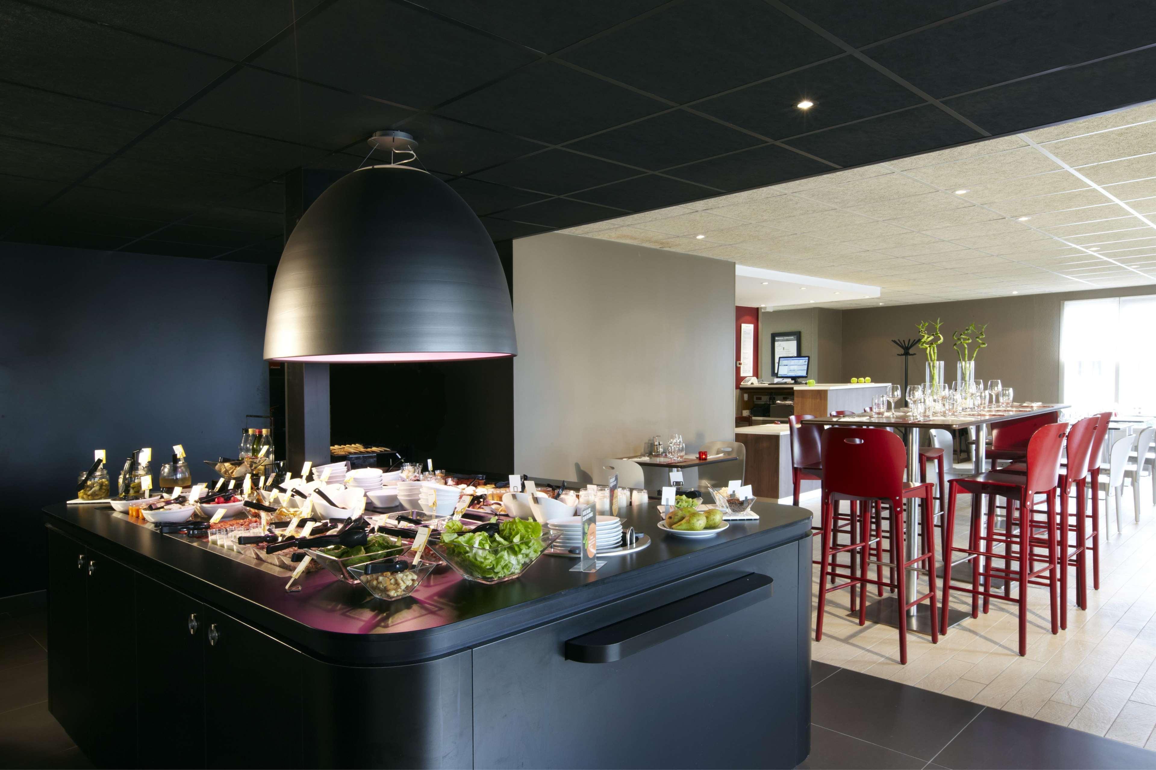 Campanile Brest - Gouesnou Aeroport Hotel Restoran gambar